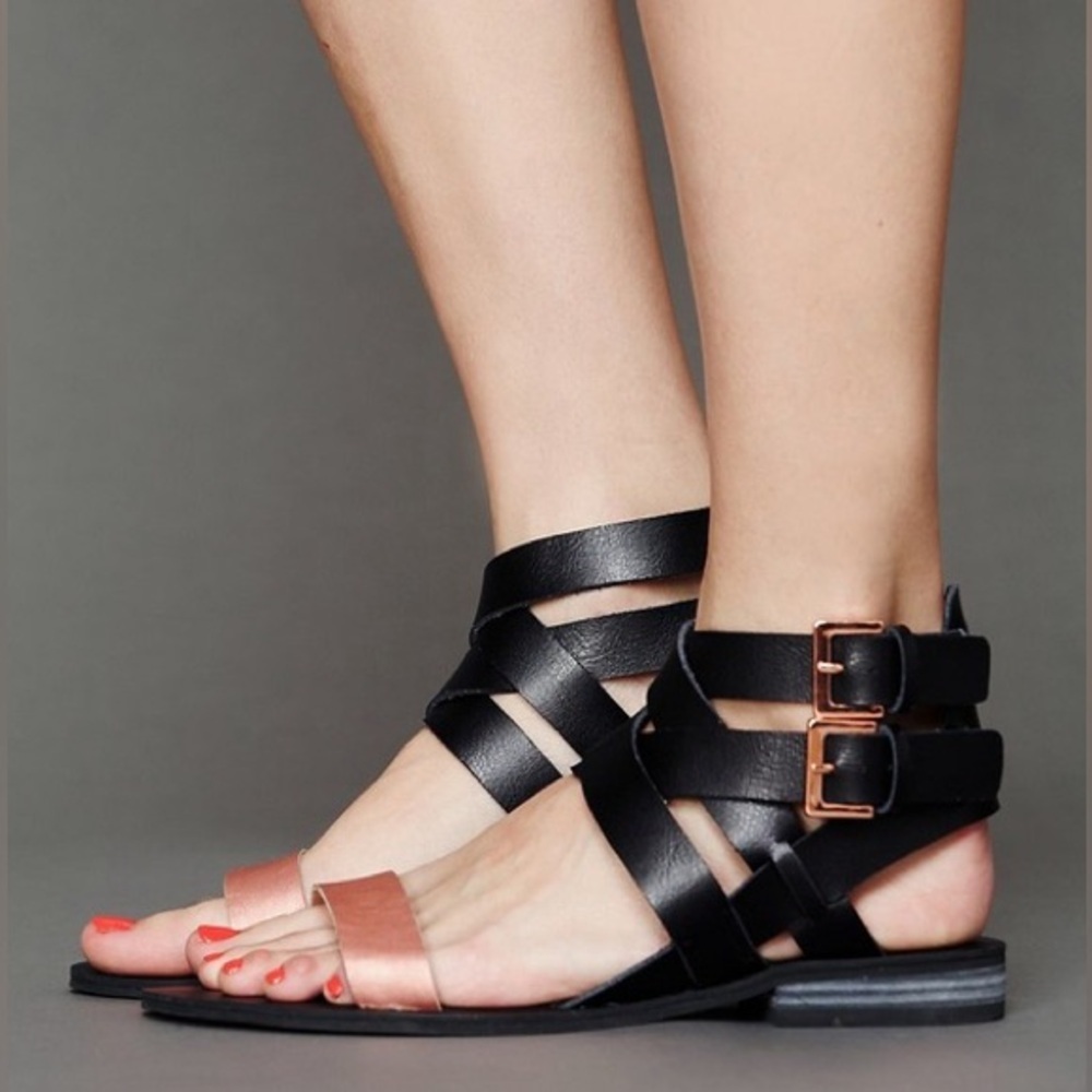 Free People Faryl Robin Black Color Block Leather Buckle Strappy Flat Sandals 6